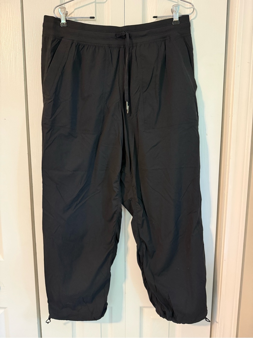 Lululemon Women's Cropped Pants - Picture 2 of 6